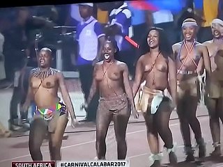 카라바 카니발 2017에서 남아프리카 문화 댄스