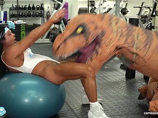 Camsoda - Hot milf stepmom fucked by trex approximately real gym dealings